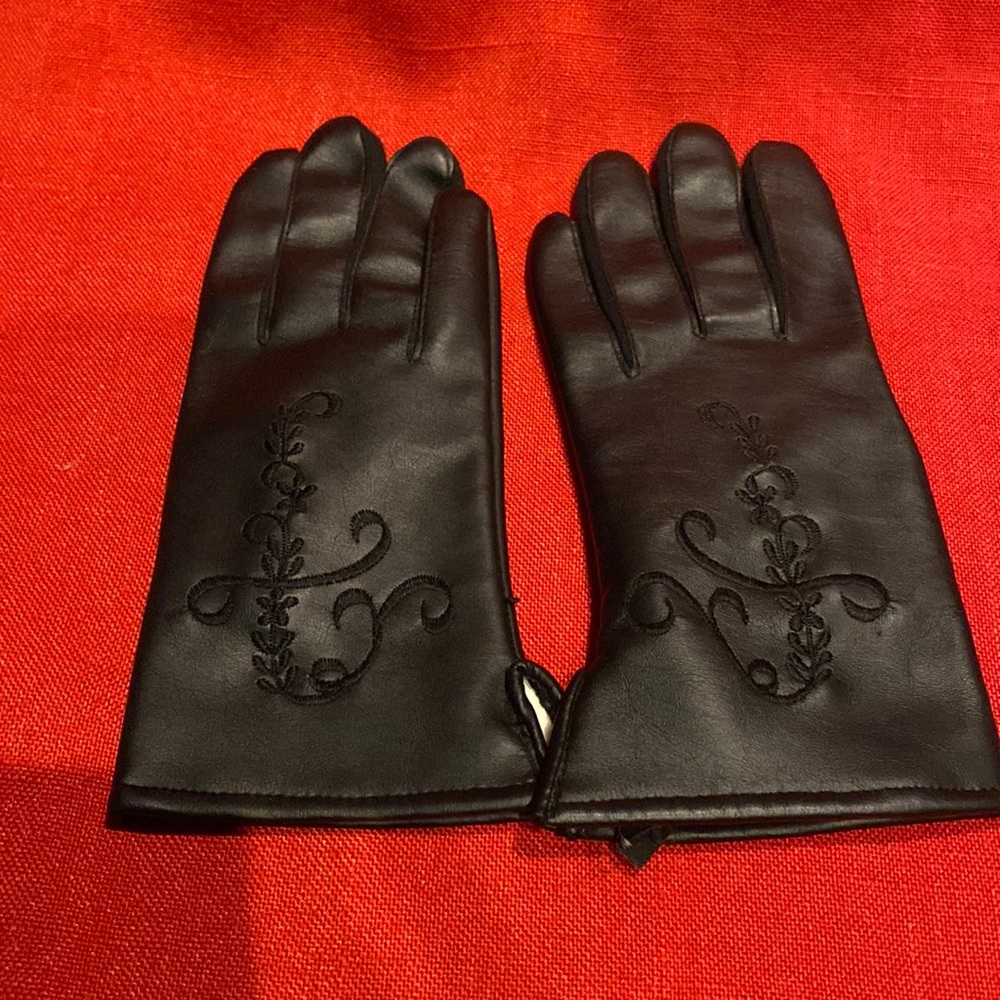 Ladies Black Vinyl Gloves